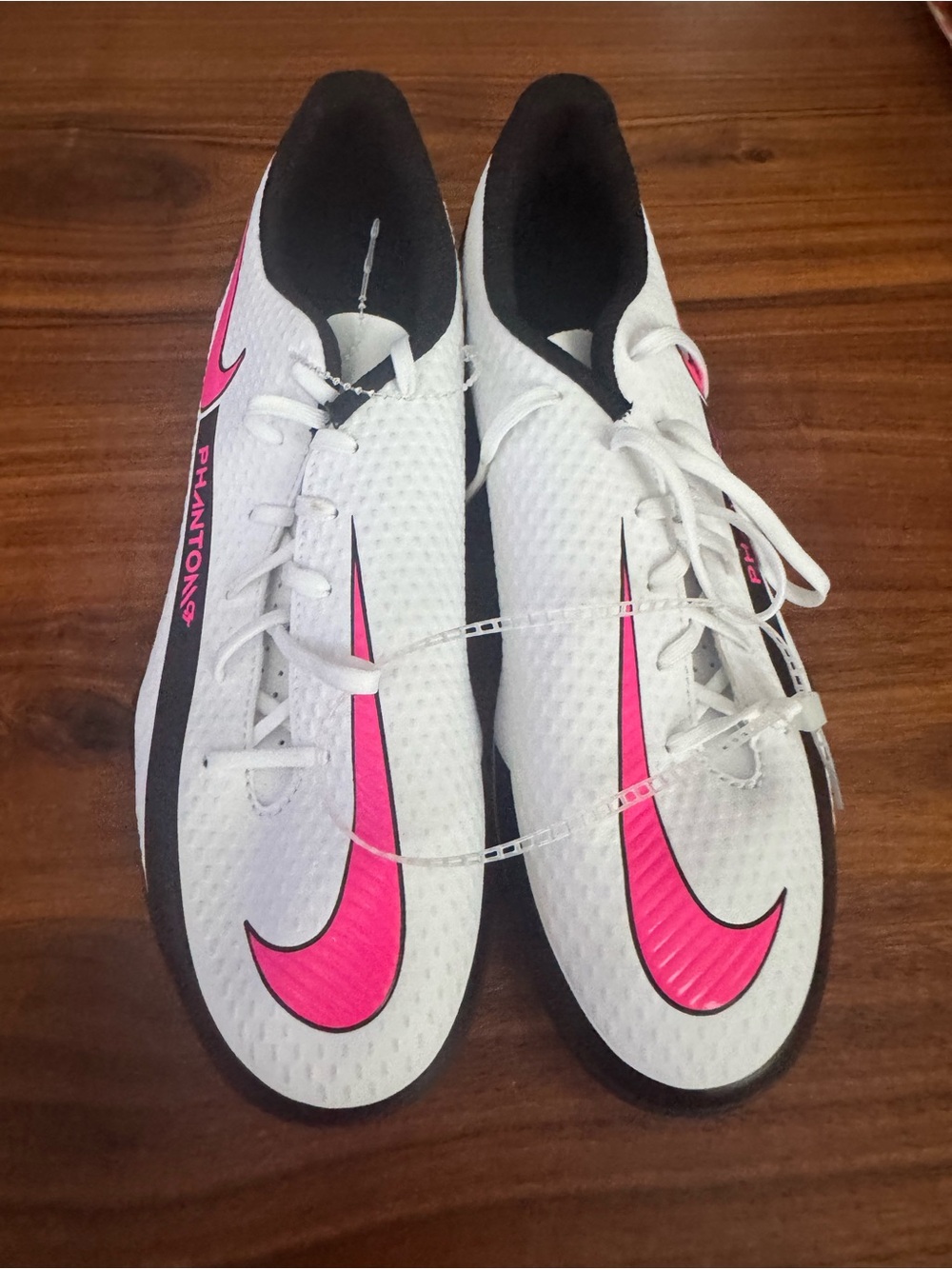 Nike Women’s White & Hot Pink Soccer Cleats
